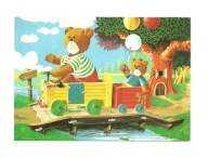 Pocztówka - Misie i ich drewniana kolejka na mostku