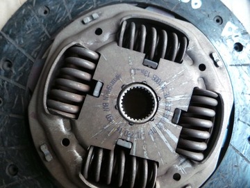 фото thumb №6, Зчеплення диск притиск vw passat b6 1.6 036141026