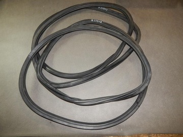 фото thumb №1, Audi q5 8r прокладка дверь зад 8r0833721d