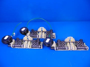 фото thumb №1, Mercedes w221 механизм моторчик подголовник задняя