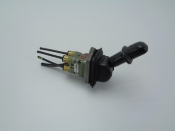 фото thumb №1, Volvo fl 7 клапан тормоза ручного 20718054 9617321370