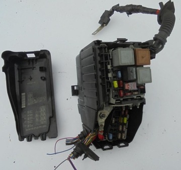 фото thumb №1, Volvo v70 iii 2.0d s80 ii коробка предохранителей