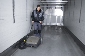 KARCHER KM 70/20 C ПРОФЕССИОНАЛЬНАЯ РУЧНАЯ ПОДМЕТАЛЬНАЯ МАШИНА