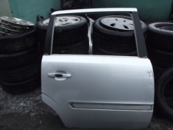 opel ZAFIRA b дверь правая задняя