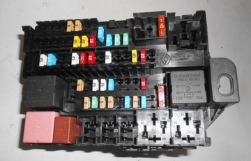Laguna 3 fuse box 8200393836d, фото