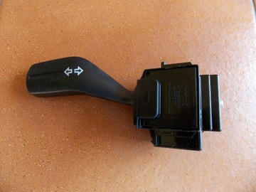 Focus mk2 04-10 switch light 4m5t13335ad, фото