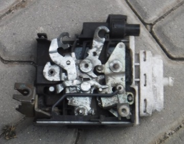 Audi a4 b5 8d door lock right front door 8d1837016f, фото