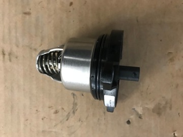 Thermostat regulator liquids audi q8 a8 d5 06m121115g, фото
