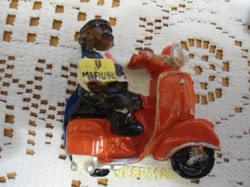 Магнит на холодильник италия сицилия vespa 180 скутер, фото