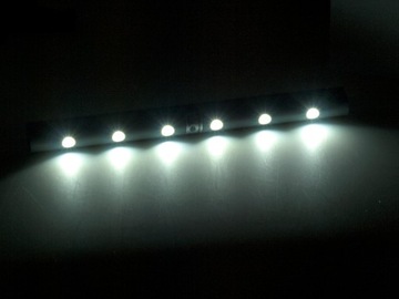 LAMPKA 6 LED Z CZUJNIKIEM RUCHU NA * BATERIE AAA *