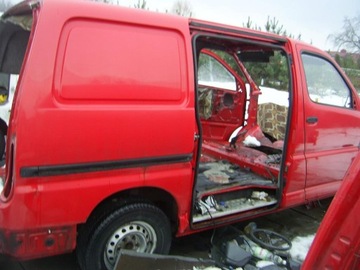 TOYOTA HIACE PROWADNICA DRZWI PRZESÓWNYCH