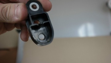 DRŽÁK ZÁMKU DVEŘE PŘEDNÍ BMW E65 E66 E67