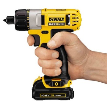 DEWALT ОТВЕРТКА 12 В 1/4 DCF601D2 8 Нм 2x2,0 Ач.