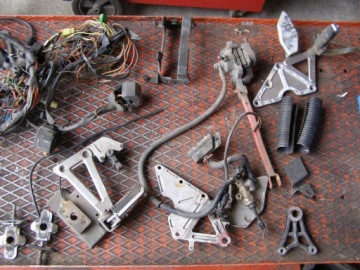 Детали двигателя Suzuki GSF 400 Bandit.