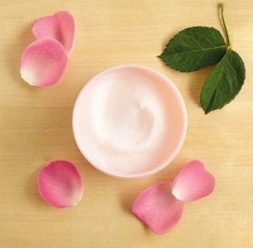 THE BODY SHOP BRITISH ROSE BODY YOGURT Йогуртовый бальзам British Rose 200 мл