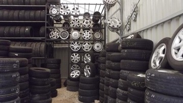 Б/У ЛЕТНИЕ ШИНЫ 235/55R17 БЕСПЛАТНЫЙ УСТАНОВКА!!!