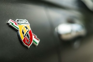 НАКЛЕЙКА ЭМБЛЕМА FIAT ABARTH ЗНАК PUNTO 500!!