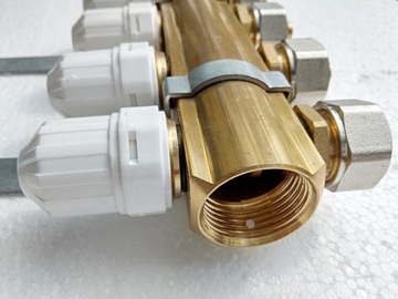 ROZDZIELACZ 5 DO PODŁOGÓWKI + ZŁĄCZKI PEX 16 WARTO