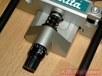 Фрезерный станок MAKITA RP2303FCXJ 2100Вт 12мм + рейка 1м