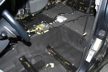 Звукоизоляция МАТОВАЯ РЕЗИНОВАЯ ПЕНА с КЛЕЕМ 13мм теплоизоляция дверей