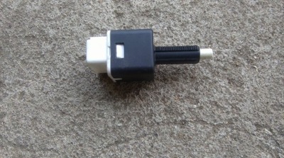 SUZUKI SWIFT MK6 CZUJNIK HAMULCA STOPU