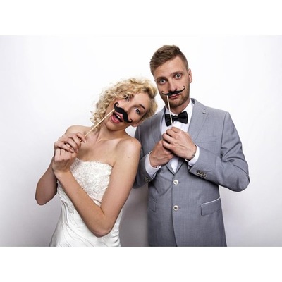 Karteczki na ślub wąsy fotobudka