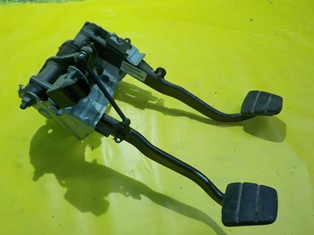 Scania r педаль зчеплення гальма фото №1