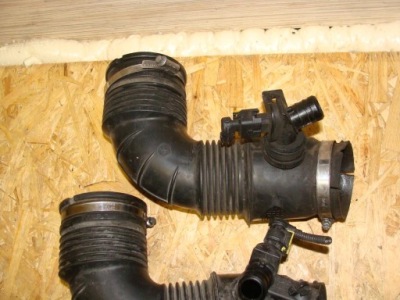 Впуск повітрозабірник труба повітря opel gm insignia 55561787 фото №1