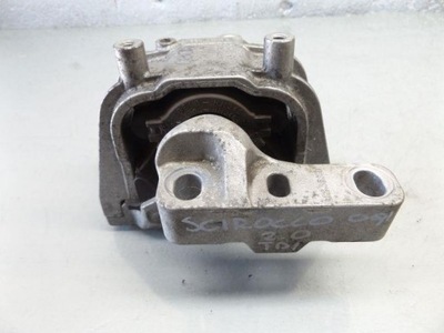 Кронштейн подушка двигуна vw scirocco 2.0 tdi 09r фото №1