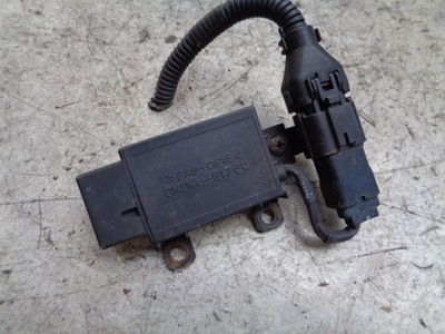 Блок керування вентиляторів kia carens ii 2.0 crdi фото №1