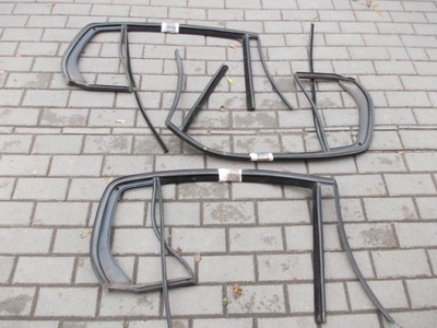 Прокладка рамка двері vw golf v 5d задня oryg. фото №1