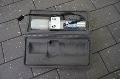 Помпа задний крышки mercedes cl w216 a2168000148 фото №1