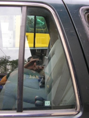 Kia sportage скло ліва задня трикутне фото №1