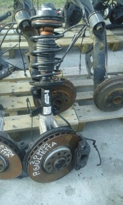 Амортизационная стойка поворотный кулак alfa romeo giulietta 2.0 jtdm фото №1