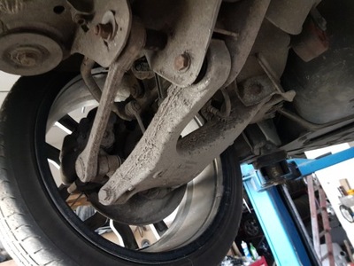 Audi a8 d3 4.2tdi амортизатор задній лівий фото №1