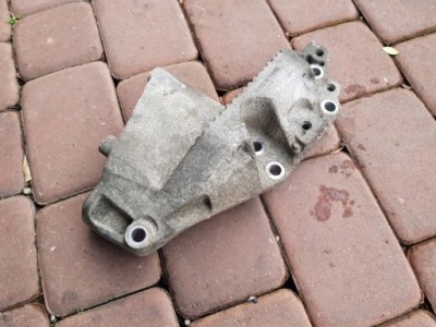 Кронштейн двигуна movano master iii 8201055993 фото №1