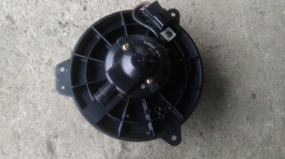 Mazda 626 99-03 вентилятор отопителя фото №1