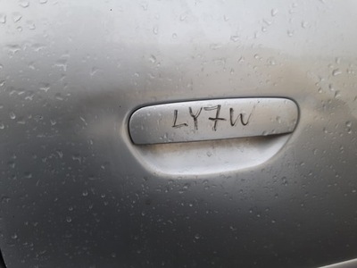 Ручка права перед задні audi a3 a6 a8 a4 рестайлінг  ly7w фото №1