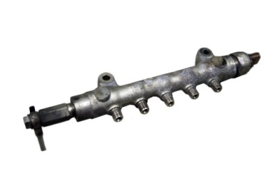 Молдинг впрыскная subaru forester iii 2.0 d фото №1