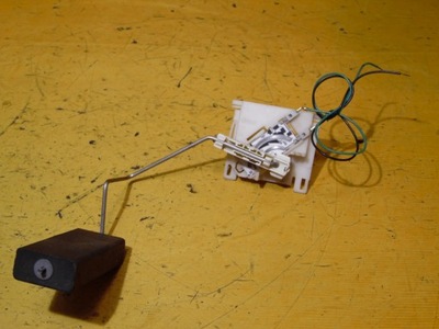 Датчик рівня пального vw golf iv 99r фото №1