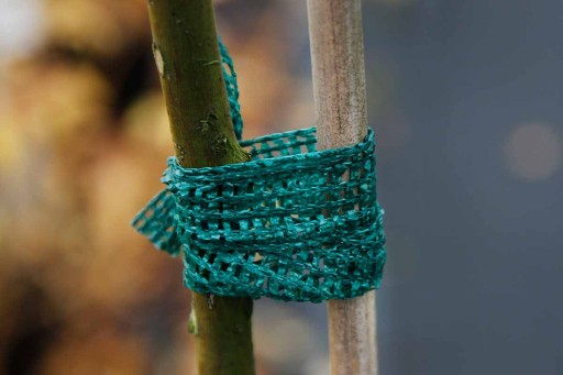 Siatka Mocna 2,4cm x 50m Taśma do Podwiązywania Wiązania Mocowania Drzew