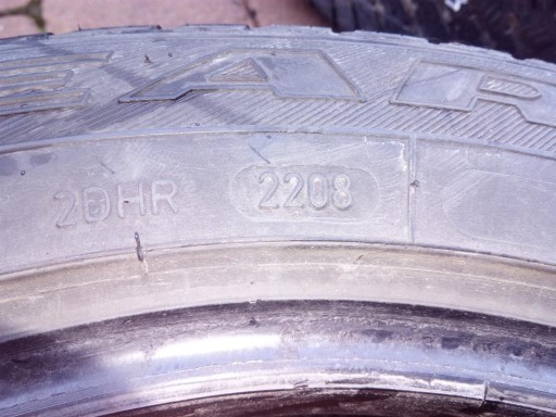 GOODYEAR EAGLE ULTRA GRIP Opony Zimowe 205/55/16
