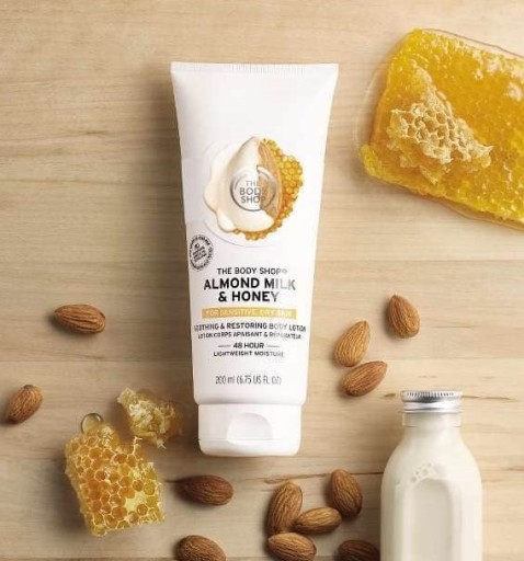 THE BODY SHOP Миндальное молоко и медовый бальзам МИНДАЛЬНОЕ МОЛОКО И МЕДОВЫЙ ЛОСЬОН ДЛЯ ТЕЛА