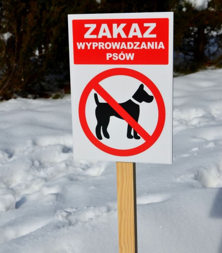 zakaz parkowania tyłem do budynku tablica znak parkowanie parking szyld