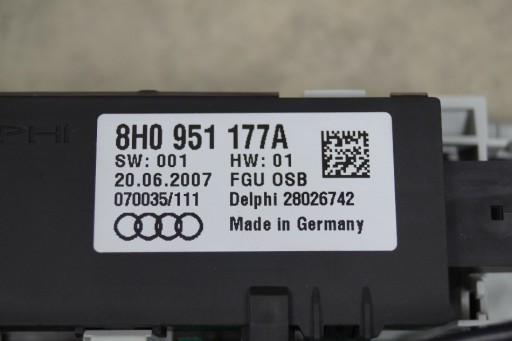 ФОНАРЬ КАБИНЫ 8H0951177A AUDI A4 B7 S4 КАБРИОЛЕТ 06-8