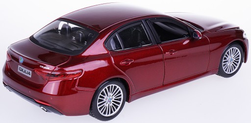 ALFA ROMEO GIULIA МЕТАЛЛ МОДЕЛЬ BBURAGO 1:24 BORD