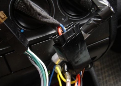 Separator wzmacniacz anteny ISO+ ZŁACZE VW PASSAT