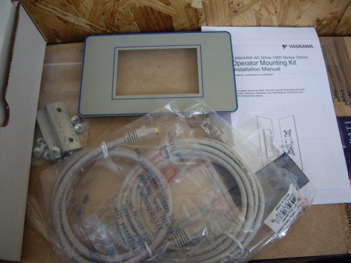 YASKAWA UUX000526 Operator - Kit A1000