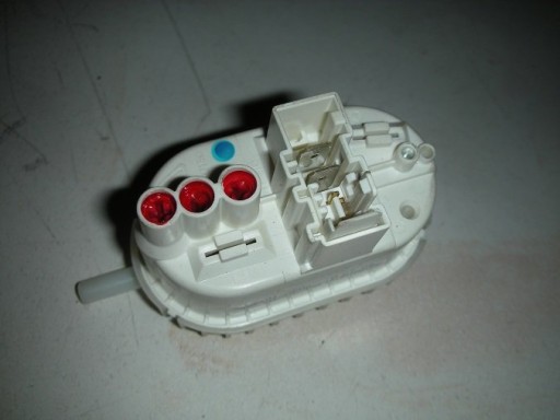 HYDROSTAT PRALKA WHIRLPOOL AWO/D 8227