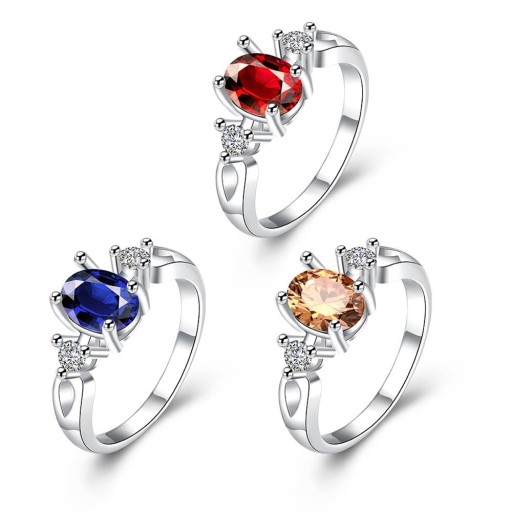 Cudowny srebrny pierścionek zaręczynowy Swarovski
